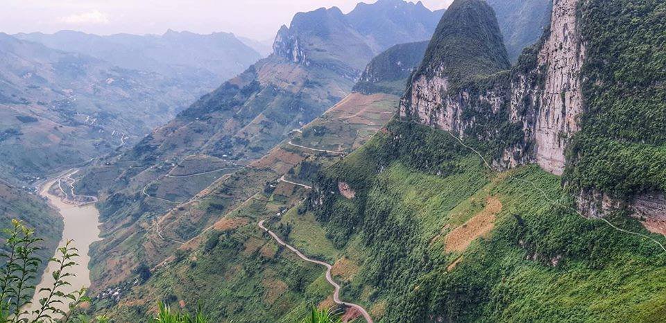 Những con đường quanh co uốn lượn tạo thành nét đẹp của bức tranh thiên nhiên. (Ảnh: FB).