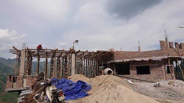 Công trình Mã Pì Lèng Panorama thời điểm đang xây dựng. (Ảnh: Tuổi Trẻ).