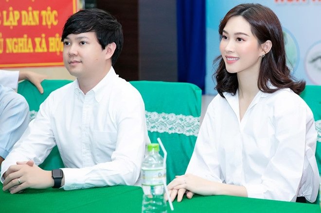 Đặng Thu Thảo và ông xã Trung Tín vừa kỷ niệm 2 năm ngày cưới. Người đẹp chia sẻ: