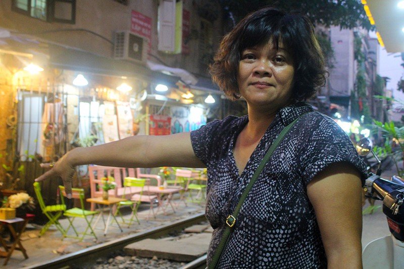 Du khách nước ngoài nói gì khi biết tin cà phê đường tàu bị 'xóa sổ'?
