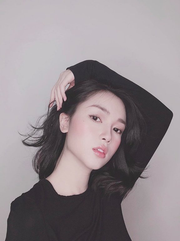 Ngay lập tức, danh tính 