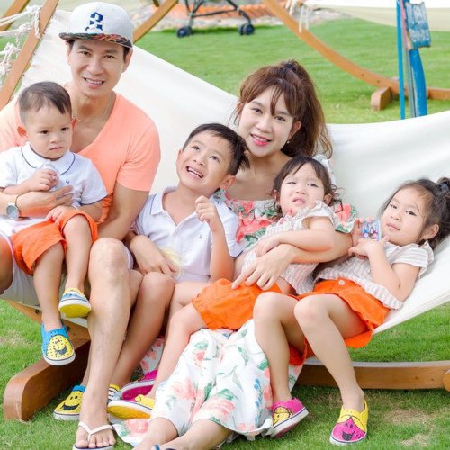 nhung-gia-dinh-dong-con-nhat-nhi-showbiz-viet.jpeg