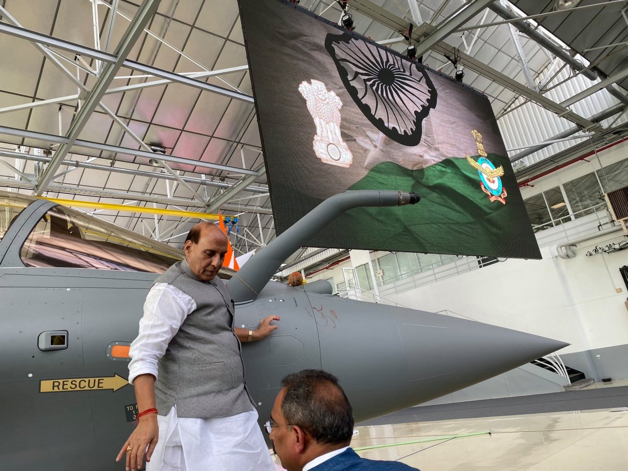 an-do-se-nhan-may-bay-chien-rafale-moi-trong-nam-2020