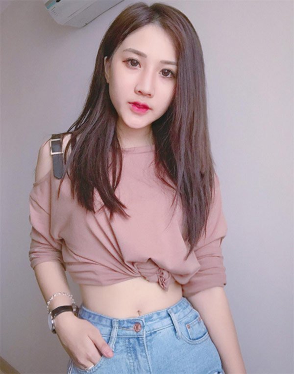 gai-xinh-giat-spotlight-tren-khan-dai-tran-viet-nam-malaysia