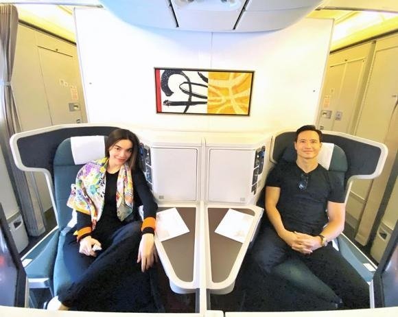 Hồ Ngọc Hà và Kim Lý xuất ngoại. 
