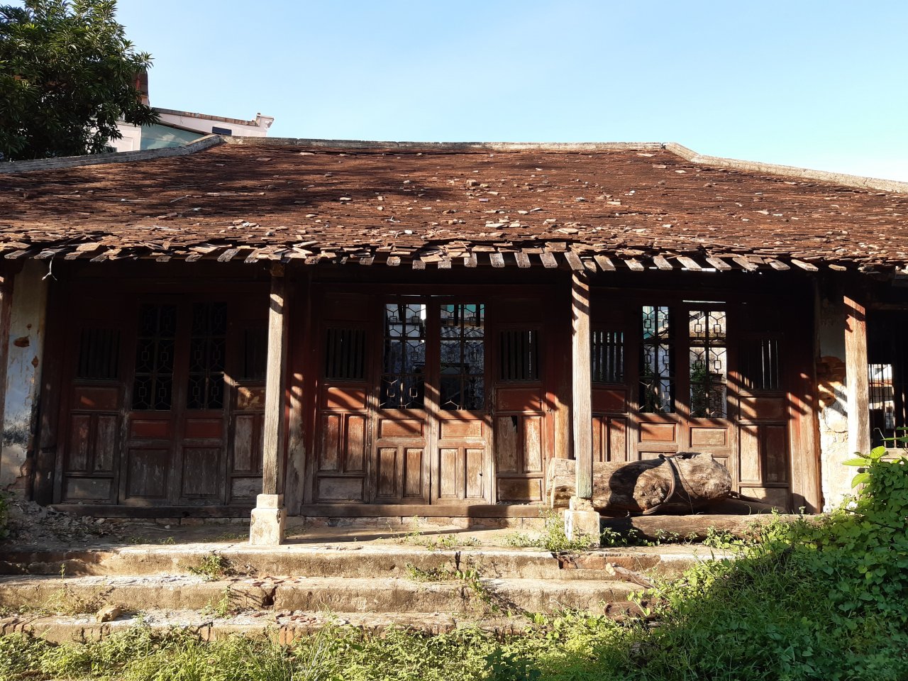 can-canh-dia-chi-van-hoa-truyen-thong-xuong-cap-moi-mot-lam-hu-hong-cot-keo