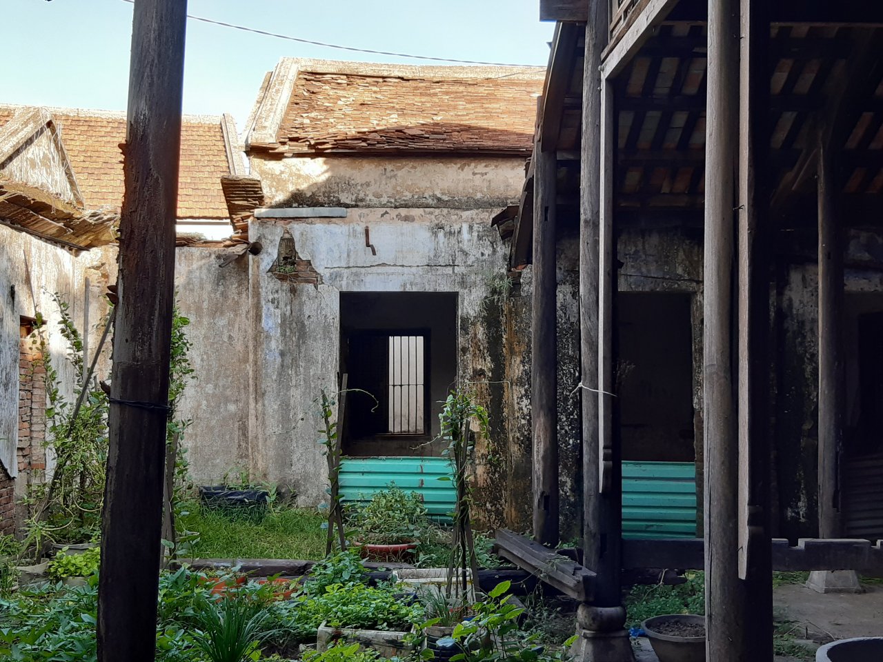 can-canh-dia-chi-van-hoa-truyen-thong-xuong-cap-moi-mot-lam-hu-hong-cot-keo