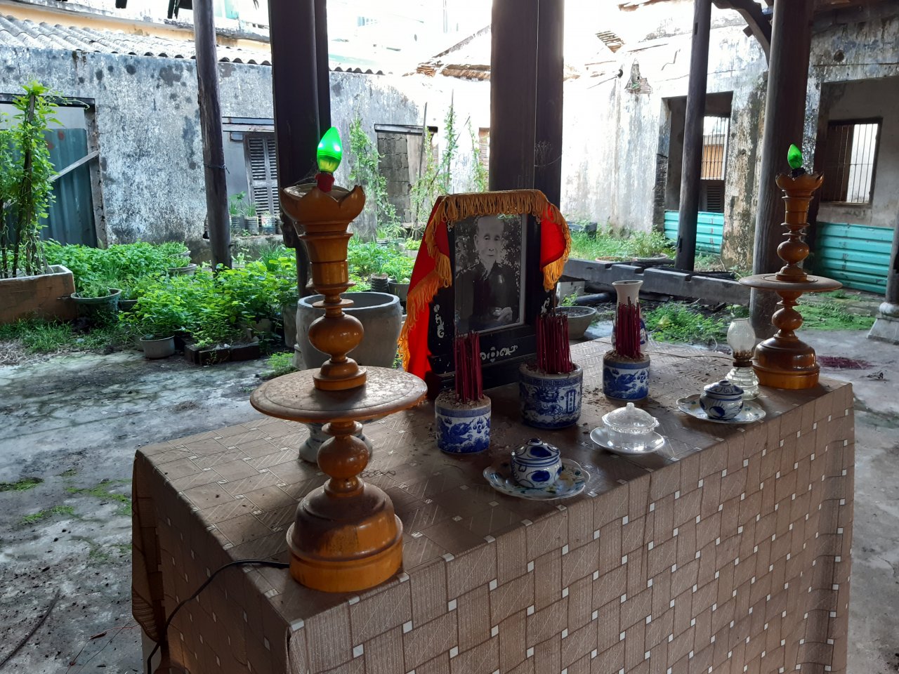 can-canh-dia-chi-van-hoa-truyen-thong-xuong-cap-moi-mot-lam-hu-hong-cot-keo