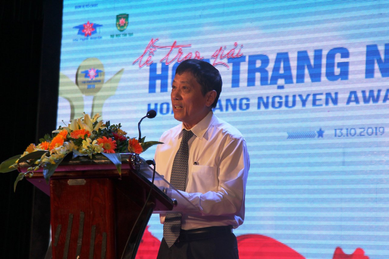 gan-200-hoc-sinh-khu-vuc-phia-bac-duoc-trao-giai-thuong-hoa-trang-nguyen