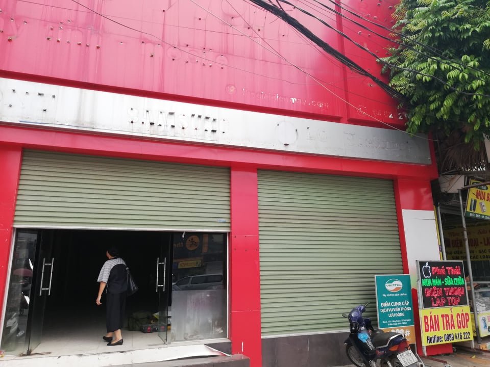 Hiện tại bên trong ngôi nhà là cảnh ngổn ngang vật liệu xây dựng. (Ảnh: NDCC).
