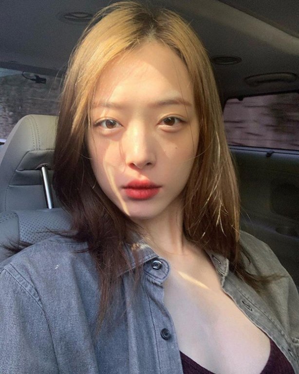 Công ty SM Entertainment chính thức lên tiếng thông báo về cái chết bất ngờ của Sulli