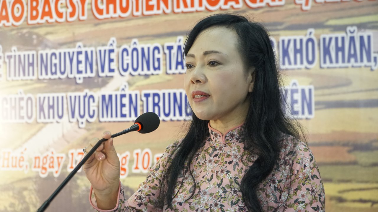 bo-y-te-ban-giao-27-bac-si-tre-thuoc-du-an-thi-diem-bac-si-tre-tinh-nguyen-ve-vung-kho-khan