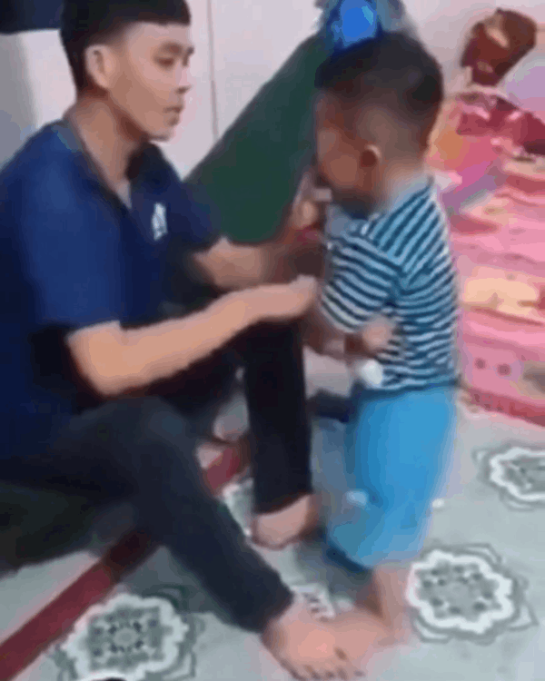 dam-vinh-hung-xoa-status-treo-thuong-tien-cho-nguoi-day-do-ong-bo-tre-bao-hanh-con-trai