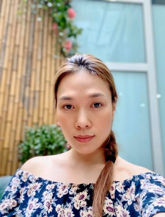 Mỹ Tâm khoe mặt mộc trẻ trung, làn da không tỳ vết. 