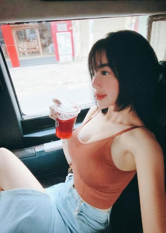 Elly Trần khoe nhan sắc xinh đẹp: 