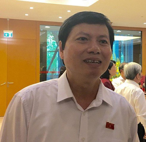 ben-ngoai-nha-may-nuoc-sach-song-da-da-thay-mui-khet-vi-sao-nha-may-nuoc-sach-hoa-binh-van-tiep-tuc-cung-cap-cho-dan