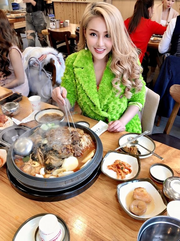 Ngân 98 vẫn đang ở Hàn Quốc