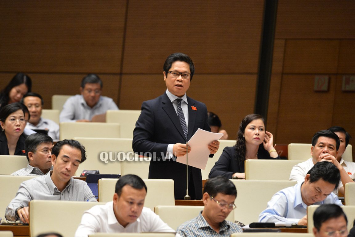 bo-luat-lao-dong-sua-doi-tranh-luan-gay-gat-tang-gio-lam-dai-bieu-quoc-hoi-roi-nuoc-mat