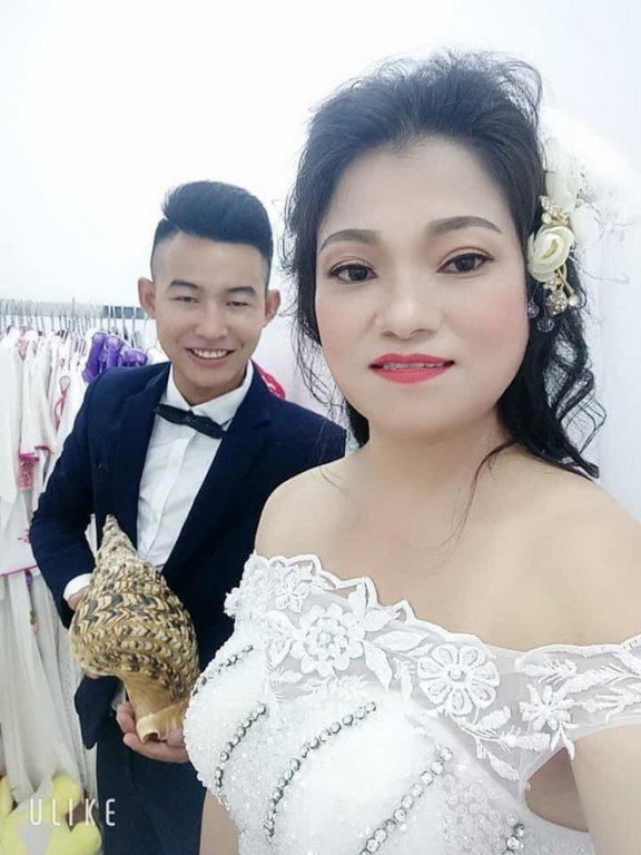 Cô dâu 41 tuổi trải lòng việc lấy chồng kém 21 tuổi ở Hưng Yên, mẹ chồng nghẹn ngào kể gia cảnh éo le