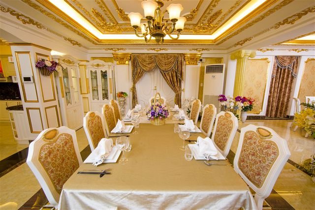 Biệt thự tráng lệ của Lý Nhã Kỳ bên sông Sài Gòn