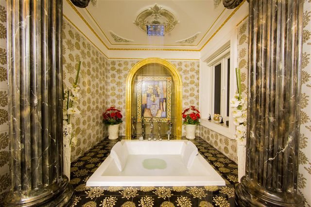Biệt thự tráng lệ của Lý Nhã Kỳ bên sông Sài Gòn