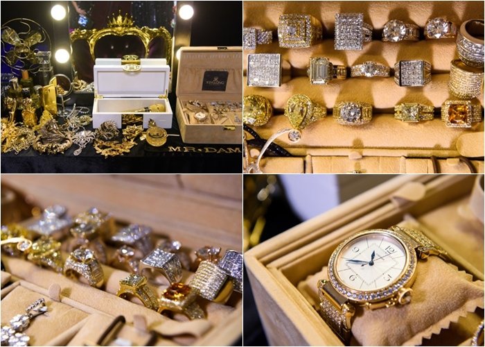Đàm Vĩnh Hưng còn là sao nam Việt chịu khó đầu tư vào đồ trang trí kim cương, mạ vàng.
