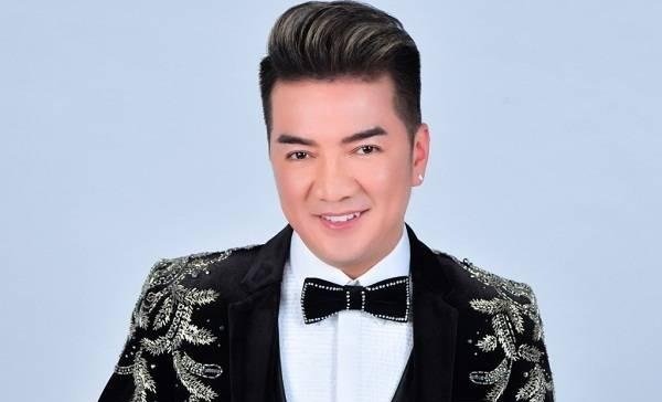 Đàm Vĩnh Hưng sinh năm 1971, được mệnh danh là