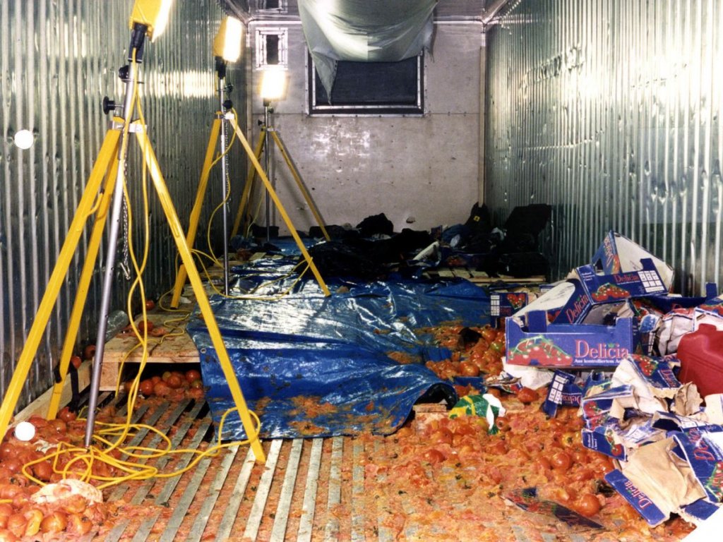 bang-dang-dau-ran-bi-goi-ten-sau-vu-39-nguoi-chet-trong-container-o-anh