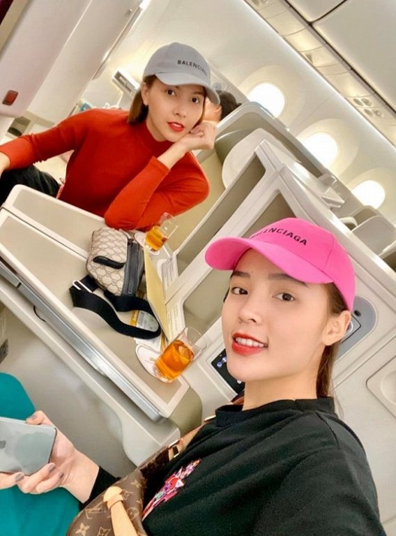 Kỳ Duyên và Minh Triệu đi Sa Pa để dự show của NTK Lê Thanh Hòa. 