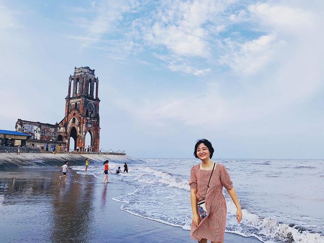 Sửng sốt trước nhà thờ được dân mạng ca tụng là “tháp nghiêng Pisa” phiên bản Việt
