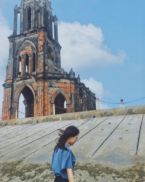 Sửng sốt trước nhà thờ được dân mạng ca tụng là “tháp nghiêng Pisa” phiên bản Việt