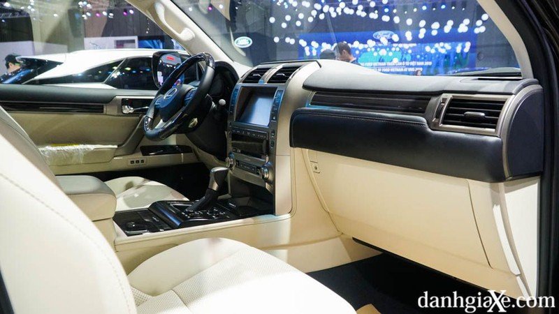 Lexus GX460 2020 chốt giá bán từ 5,69 tỷ đồng