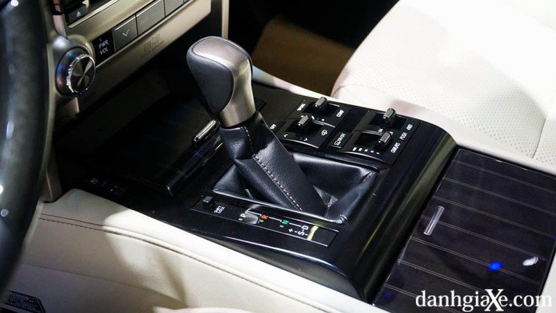 Lexus GX460 2020 chốt giá bán từ 5,69 tỷ đồng
