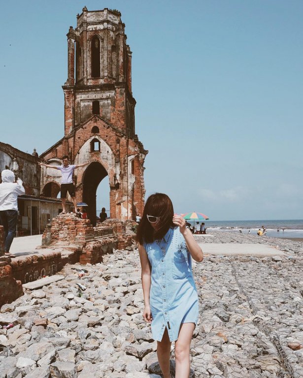 Sửng sốt trước nhà thờ được dân mạng ca tụng là “tháp nghiêng Pisa” phiên bản Việt