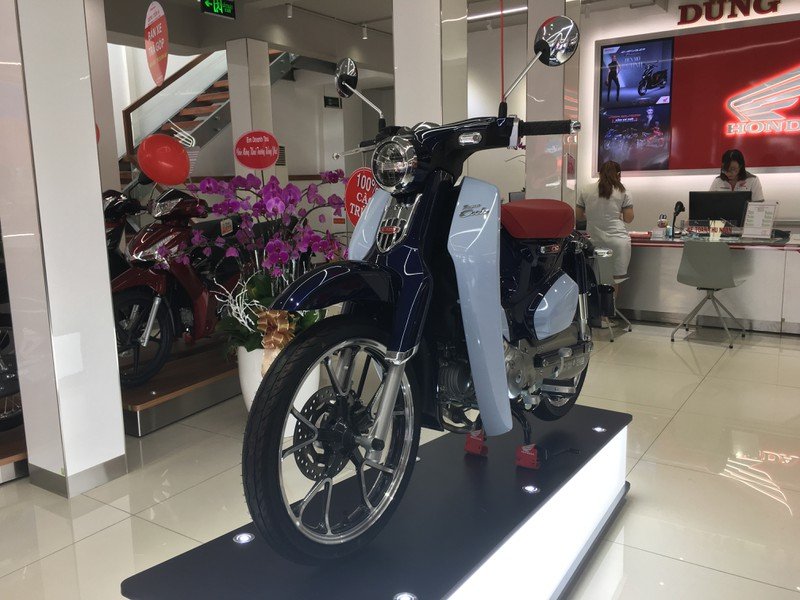 Xe máy Honda SH bất ngờ giảm giá mùa cuối năm