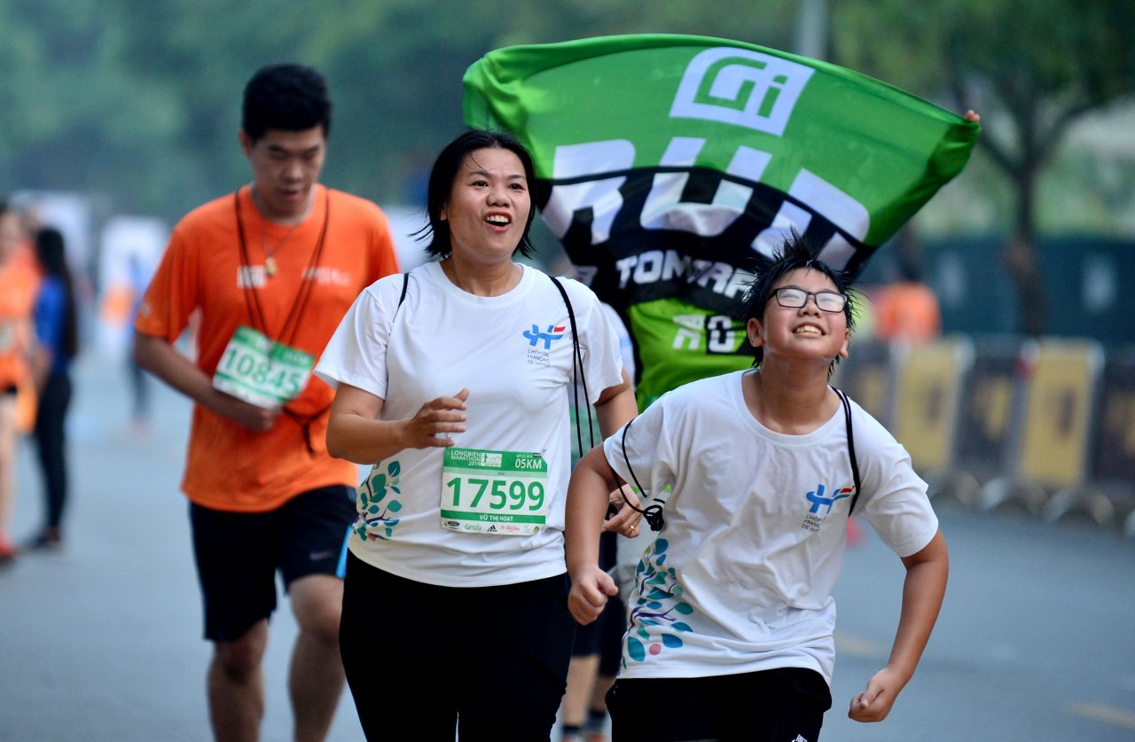 nhung-hinh-anh-an-tuong-nhat-tai-longbien-marathon-2019