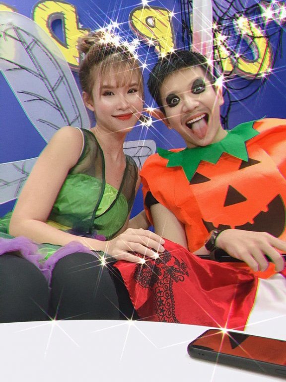Vợ chồng Khởi My - Kelvin Khánh hóa trang nhân dịp Halloween. 