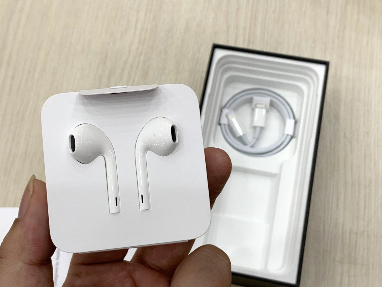 'Đập hộp' series iPhone 11 chính hãng Việt Nam