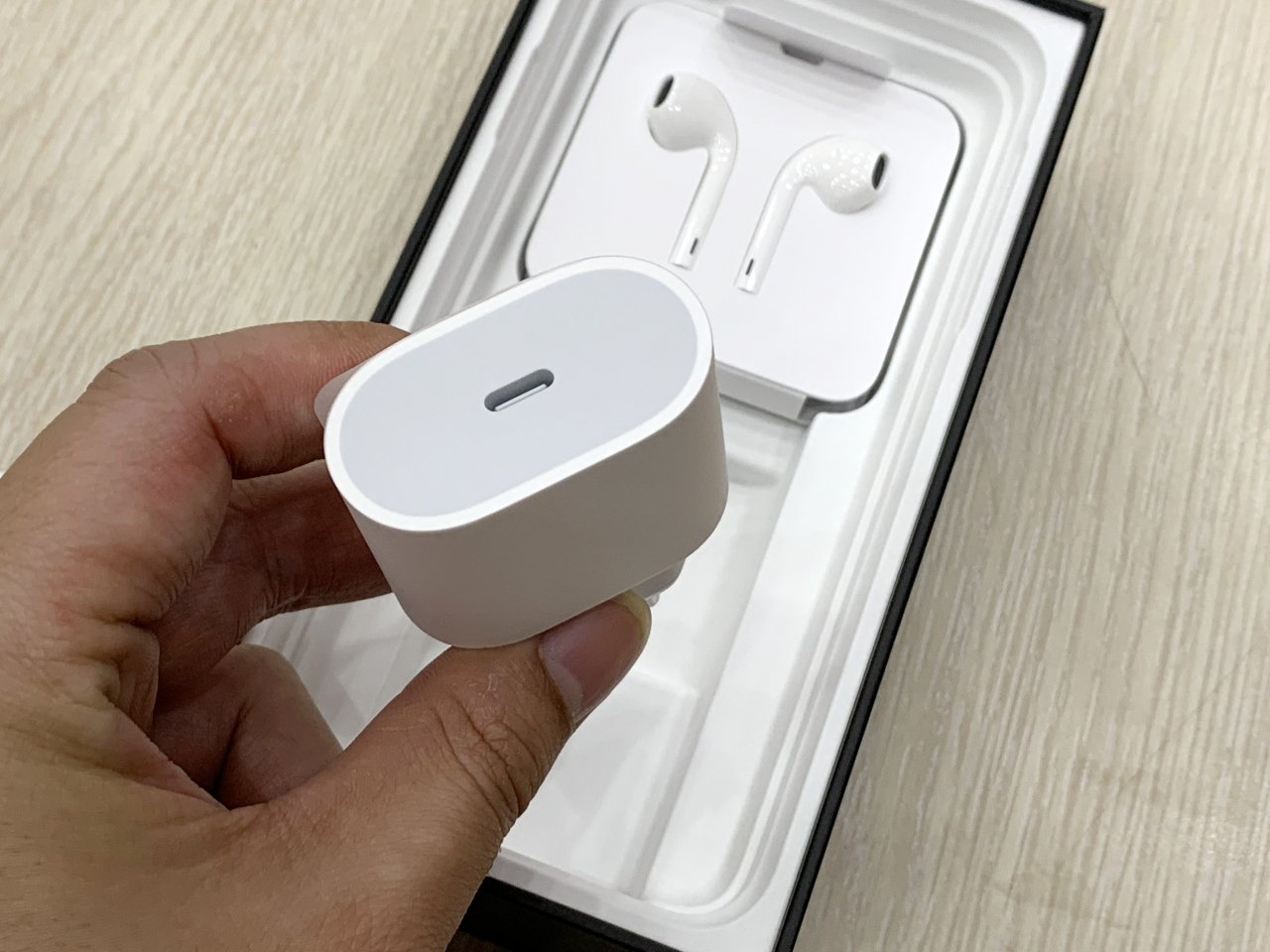 'Đập hộp' series iPhone 11 chính hãng Việt Nam