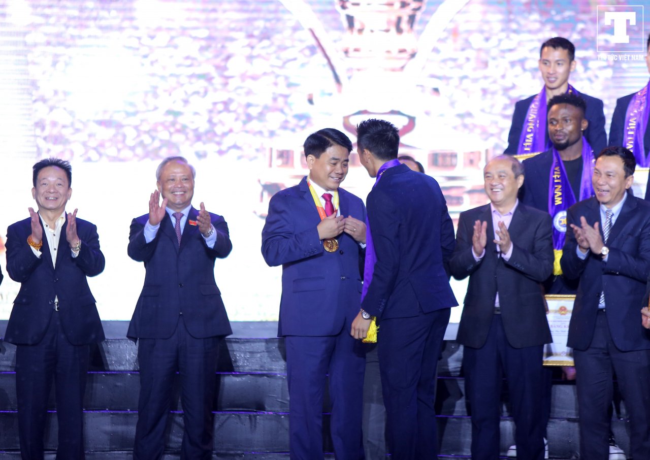 clb-ha-noi-tri-an-nhm-thu-do-theo-cach-dac-biet