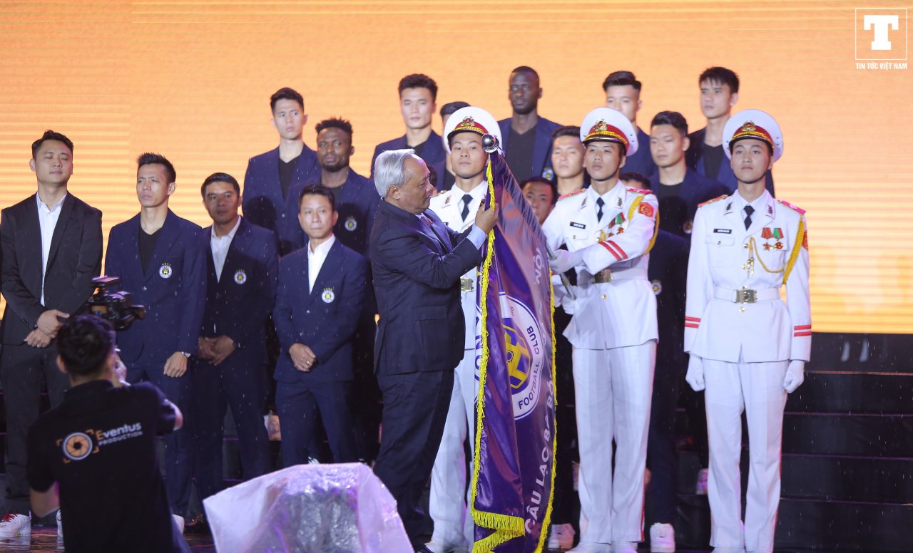 clb-ha-noi-tri-an-nhm-thu-do-theo-cach-dac-biet