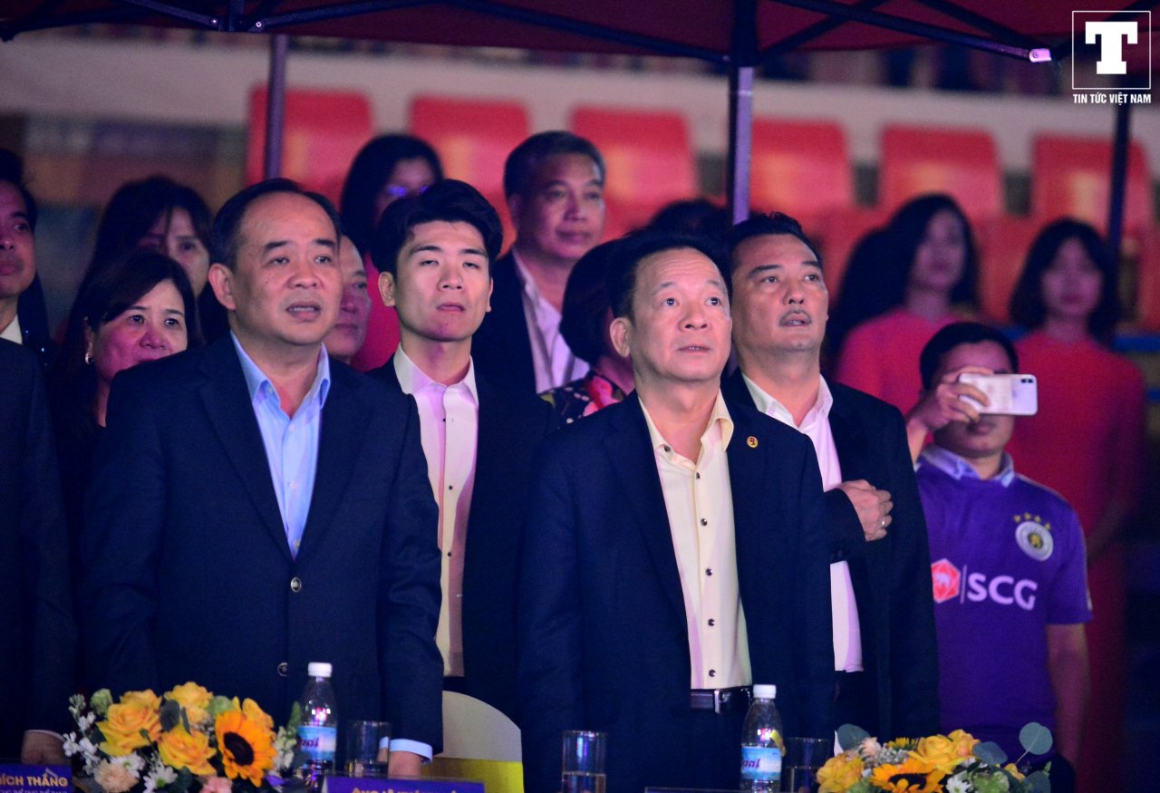 clb-ha-noi-tri-an-nhm-thu-do-theo-cach-dac-biet
