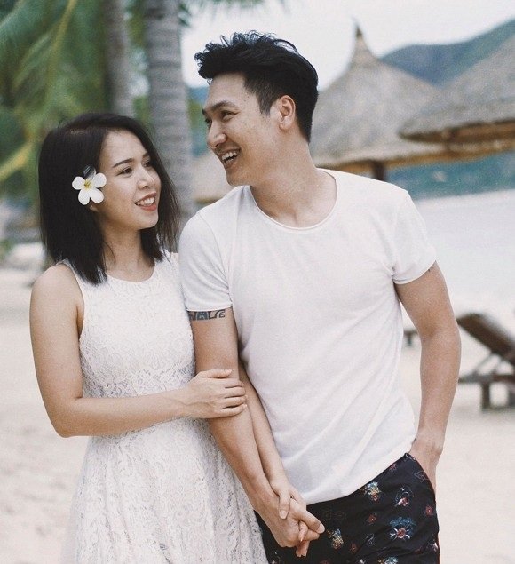 Mạnh Trường kỷ niệm 11 năm ngày cưới, viết thơ nịnh vợ: