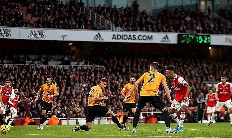 Arsenal lại chia điểm dù dẫn trước ở Ngoại hạng Anh
