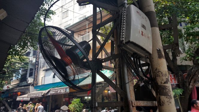 Nàng dâu phố cổ khiến khách Tây bất ngờ