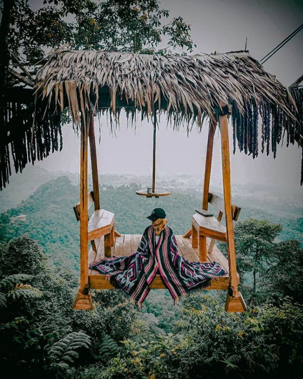 Độc nhất Indonesia quán cafe lửng lơ trên cây không dành cho hội yếu tim, dân mạng đua nhau check-in ầm ầm trên Instagram
