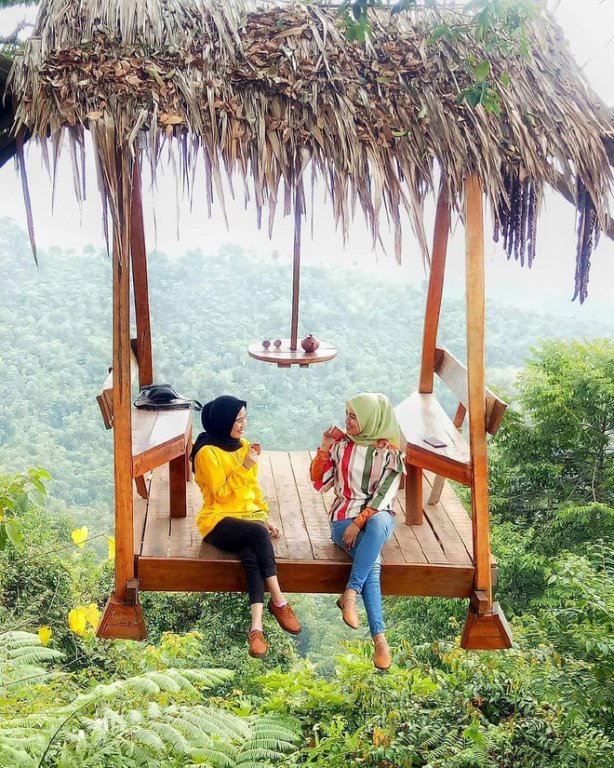 Độc nhất Indonesia quán cafe lửng lơ trên cây không dành cho hội yếu tim, dân mạng đua nhau check-in ầm ầm trên Instagram