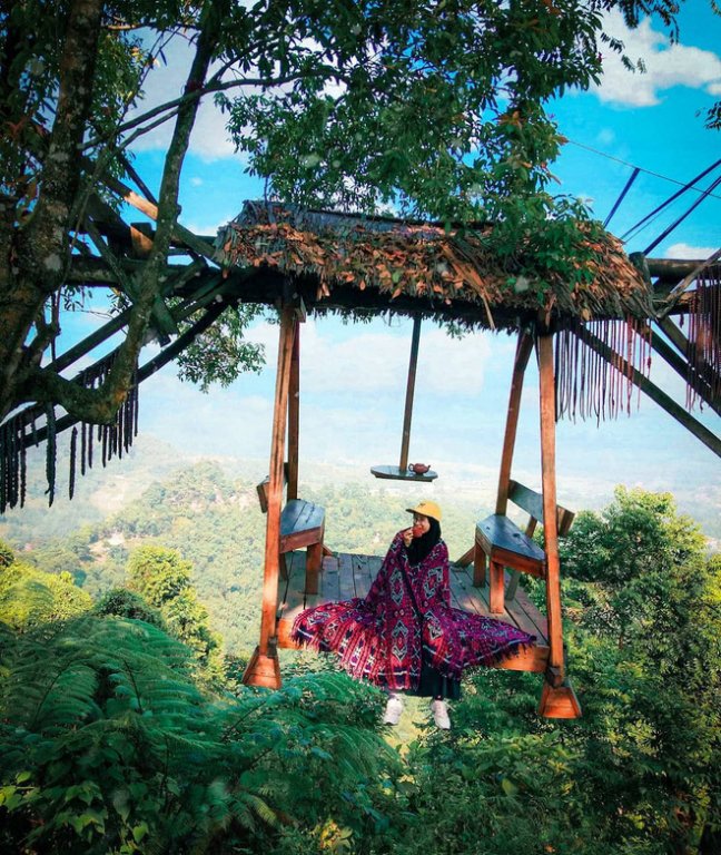 Độc nhất Indonesia quán cafe lửng lơ trên cây không dành cho hội yếu tim, dân mạng đua nhau check-in ầm ầm trên Instagram