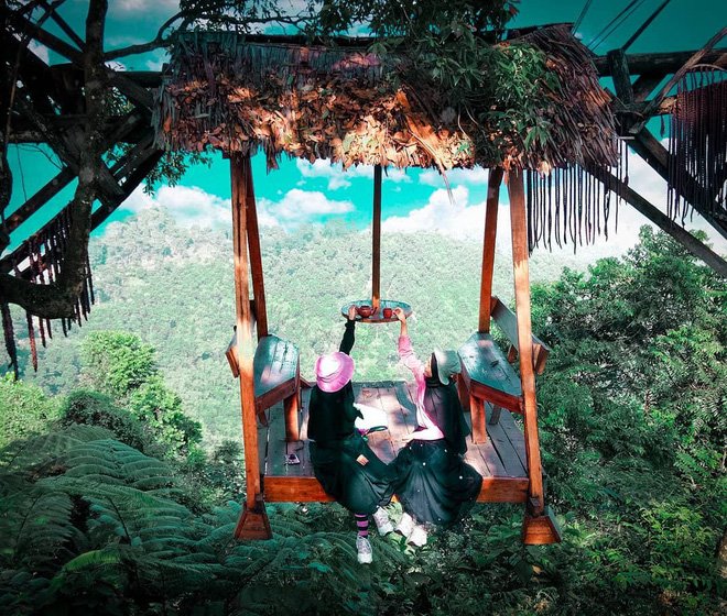 Độc nhất Indonesia quán cafe lửng lơ trên cây không dành cho hội yếu tim, dân mạng đua nhau check-in ầm ầm trên Instagram