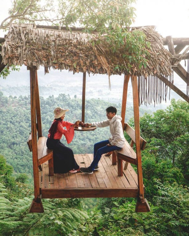 Độc nhất Indonesia quán cafe lửng lơ trên cây không dành cho hội yếu tim, dân mạng đua nhau check-in ầm ầm trên Instagram
